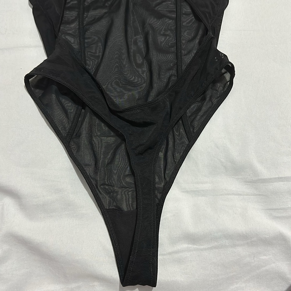 Aritzia Ten by BABATON foyer bodysuit - Picture 9 of 9
